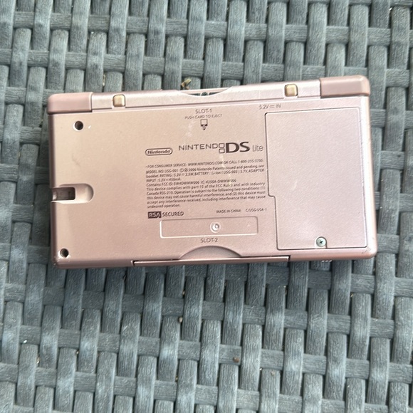 Nintendo - Picture 3 of 3